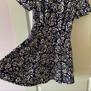 blue and white floral dress size M